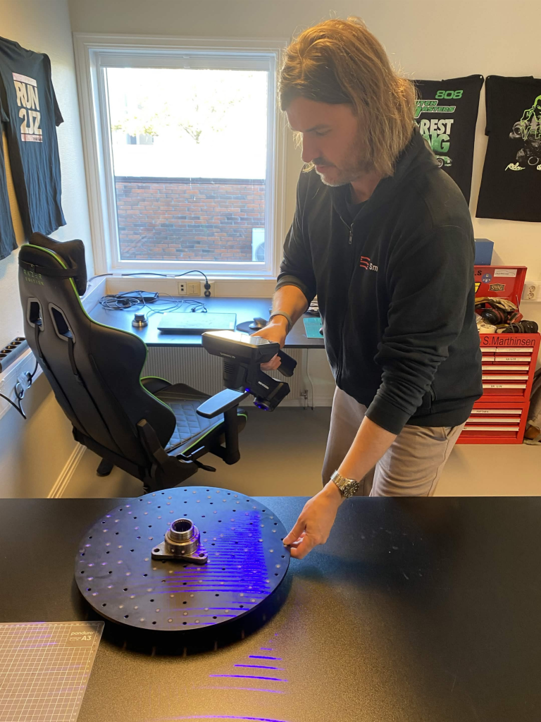 Practical and tailored training in 3D scanning and reverse engineering